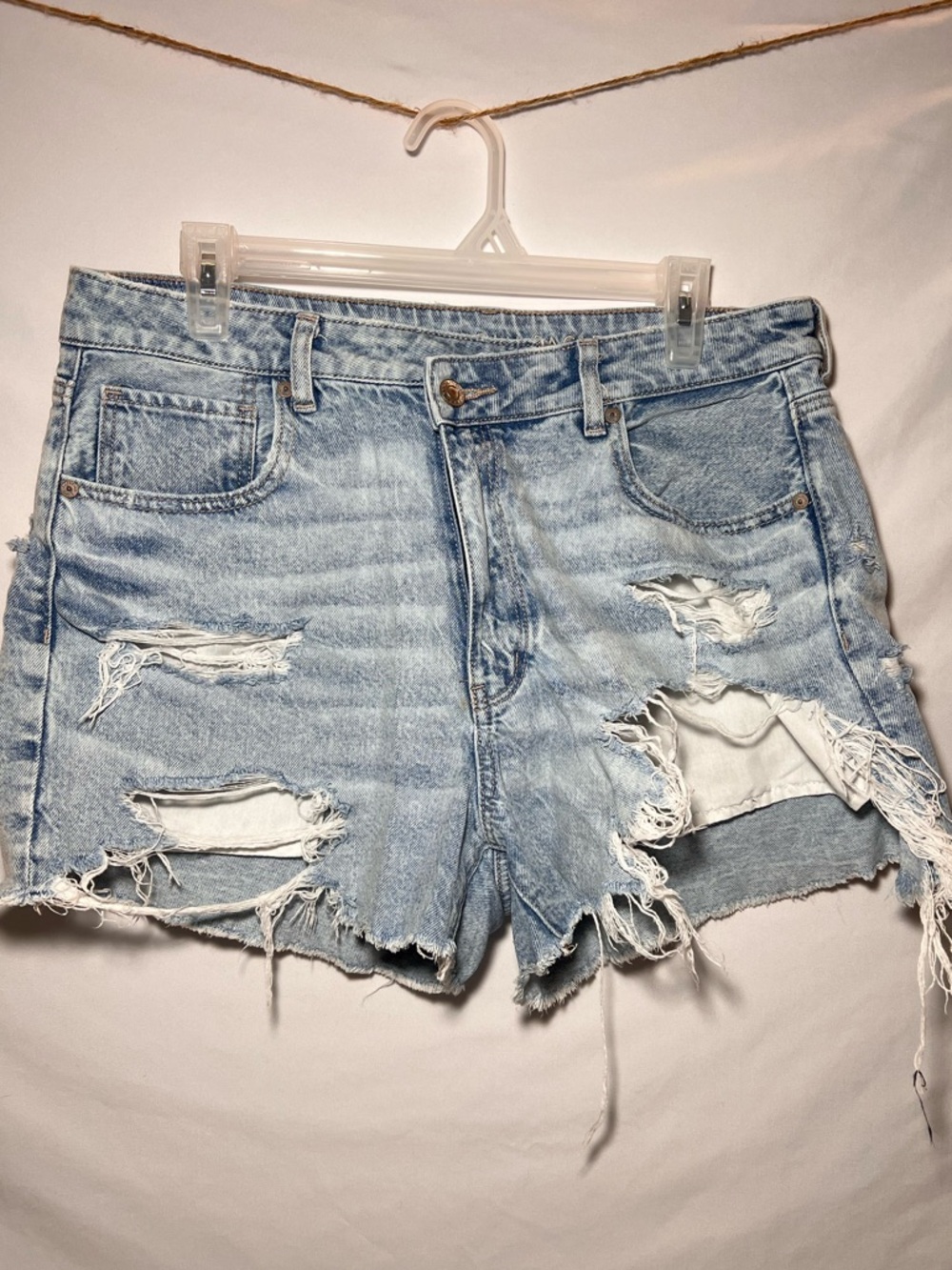 American Eagle Mom Shorts  High-Rise Distressed Light Blue Denim Shorts Size 12